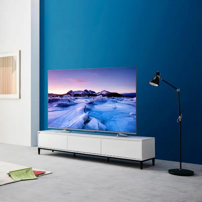 Alternative view of QLED TCL 65" Model C725