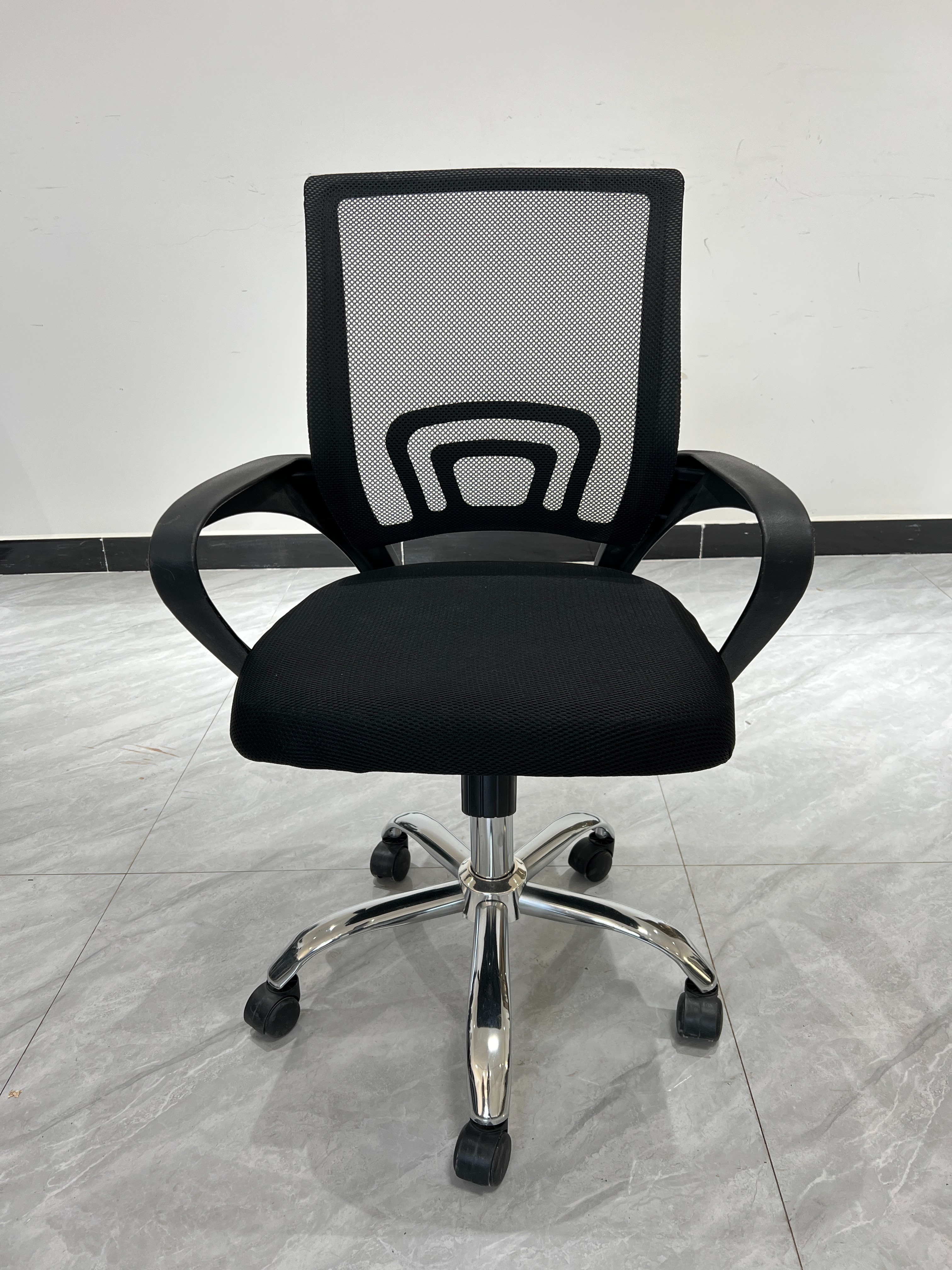 Alternative view of Modern Ergonomic Office Chair with Adjustable Seat Depth – Designed for Comfort During Long Hours